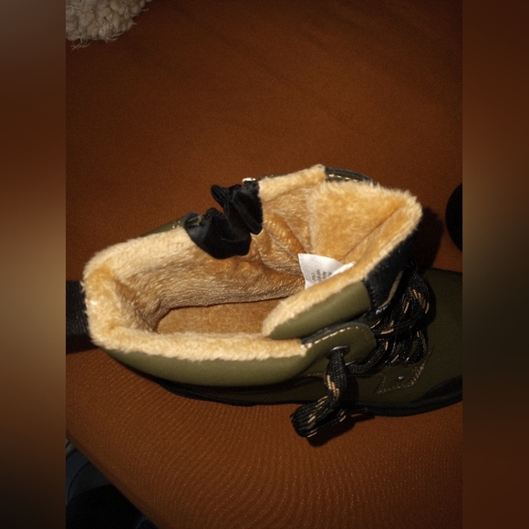 H&M Insulated Winter Boot boys Size 3 . Trendy Boot NWOT Or Box. - Picture 3 of 4